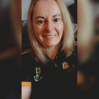 There are only two kinds of people in the world: the Irish,
And those who wish they were. 🇮🇪☘#donegal #mufc #COYGIG #SaveOURWarriorNun l Member of the PDHFC