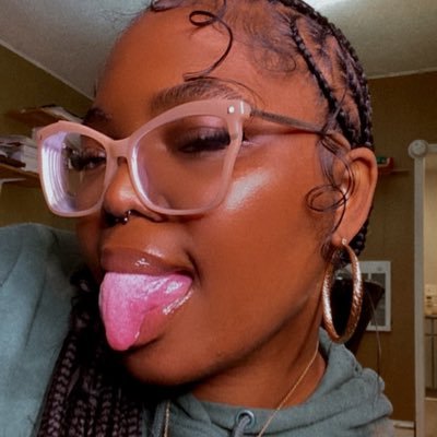 Peaceful.. Growing.. Evolving.. 🌱🌻 •Virgo: Sun; Gemini: Rising; Sag: Moon• 🇳🇬🇰🇪 IG:sel.clt