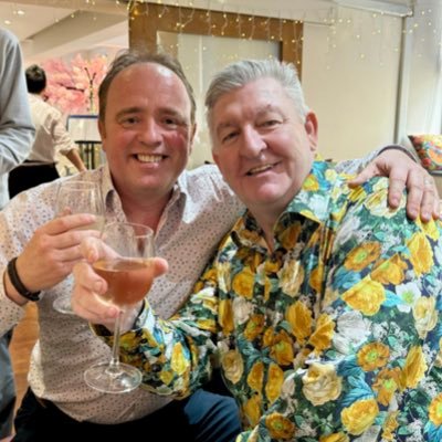 MRICS, proud father of JDK, MUFC ST Holder (SAFStand), lover of - Only Fools, Boddies, Greece, the seaside, good food & wine, good times  & of course the wife🤣