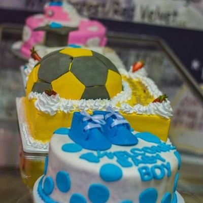 Best cakes in  Kenya come from Hives pastries order book and we deliver.
Home of yummy yoghurts,ice-creams, milkshakes coffee and cakes.