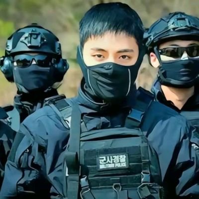 taekim__v's profile picture. 🐯 UNREAL ╱ 9 5  —   Kim Taehyung ( #⃝김태형 ) is a resolution of perfection. A pro at making you snickered, he also known as Gucci Man