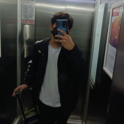 ShreyansTatiya's profile picture. swe @codedestate 🏠

₉⁹₉