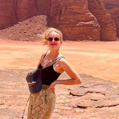 elenawienkoop's profile picture. Wir glauben nicht, dass Worte immer Leben retten können, aber wir wissen, dass Schweigen mit Sicherheit tötet.