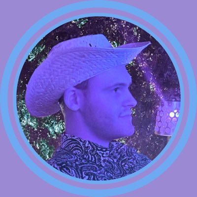 24 , Head of Esports @ Squad Managment Austrian Twitch Streamer CoD & League of Legends Diamond Hardstuck EUW https://t.co/IUinDjrU2M