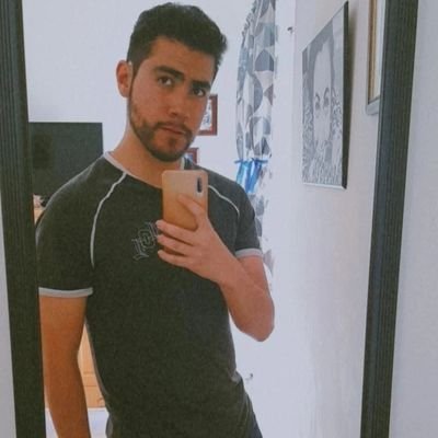 Soy escritor 📖, streamer en https://t.co/zpo36gcE51 y también canto🎤

Lean mi libro 'En los sueños' 
Links a todas mis redes aquí 👇🏼👇🏼