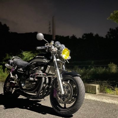 関西を中心に、あちこち走り回ってます。旧車や絶版車が好きです。 見かけた際は仲良くして頂けると嬉しいです☺️カッコいいバイク乗ってる方には無言フォローしちゃいます🥺美味しいものを食べまくるブタ活にも力を入れてます🐷