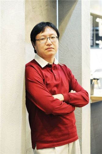 현 데이터다이나믹스 총괄 아키텍트. 전 한국자바개발자협의회 6대 회장. 전 (주)클라우다인 대표. 전 소프트웨어마에스트로 멘토 JBoss User Group 운영자 및 JBossAS 5/EJB2/EJB3 집필