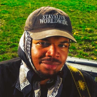I just be lookin’ around. 🎸 Chicago artist ~ video maker ~ cyclist