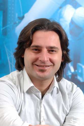 I am managing director at cosine Remote Sensing, and managing director at coseno. I develop airborne and spaceborne optical instruments.