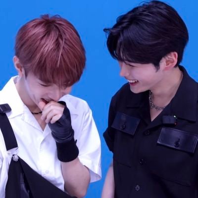 sweetsourluve's profile picture. ☄️