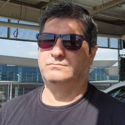 Editor do @CanaldoRock Segue lá também!
Administrador, Contador, São-paulino e Paulistano! Na TL Rock 'n' Roll, Opinião e Muita Música! #Progressista #SDV