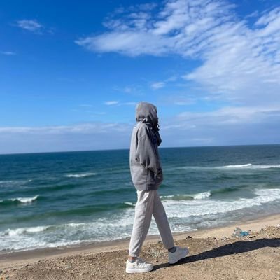 paliarrows's profile picture. وُلدنا من الليل. نحن نعيش في الليل وهناك سنموت. للجميع النور، للجميع كلّ شيء. لنا كرامة التمرّد. لنا، لا شيء.