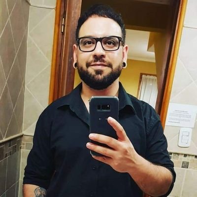 Cine, series, musica y de todo un poco...🎮🎬🎤📺
Popular no es calidad!
https://t.co/fBV9kmWNVK