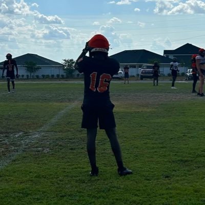 slot/rb | lake wales fl | class of 2027 | 141 lbs 5’8 | lake wales hs | student athlete | 3.2 gpa 📚 | god first 🙏🏾 | (cell-8635940215)