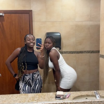 keise_louise's profile picture. “I don’t want to be identified as being in this time and place with you.”🇯🇲 6’5