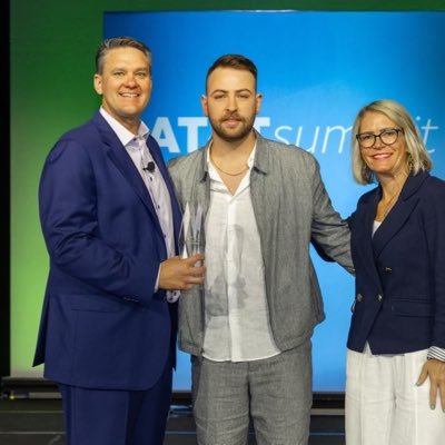 LEVEL 3 STORE MANAGER for AT&T in MAS / BROADCASTING PA / 2023 SUMMIT WINNER / 2024 MDP / All opinions are my own / TEAM SLAY / HACEMOS