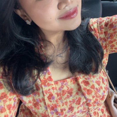 8shadesofred's profile picture. am i crazy