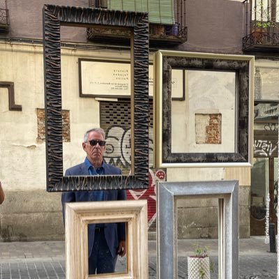 Trabajé en 6 periódicos, no soy periodista. En 2 rotativas, no soy impresor. Viví en 8 ciudades, sin ser de ninguna de ellas. Ahora hago fotos,no soy fotógrafo