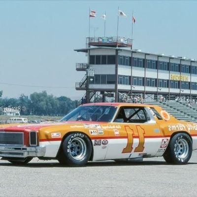 doubleyellow25's profile picture. 