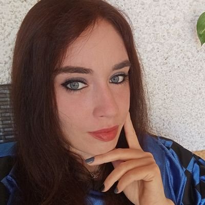 MariolaMR's profile picture. 31. English teacher. Traducción audiovisual. ~ Videojuegos 🎮| Manga 💭 | Anime y series 📺| Libros 📖 // Shlimazl. 'No será perfecto, será de verdad'.