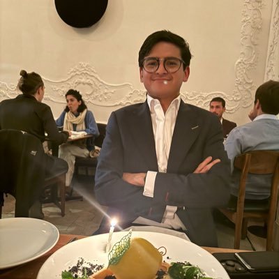 torres_aguinaga's profile picture. Enfrentando gigantes, matando bestias salvajes y luchando contra caimanes. Abogado.