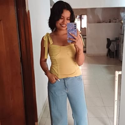 adarme_afecto's profile picture. CuriosaPeroNoChismosa🦖                                      

Me gusta el helado y la gente sincera🌷