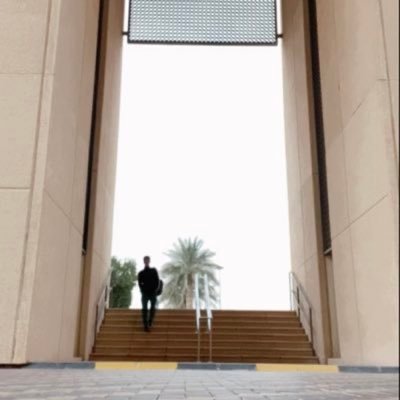 sorry2much's profile picture. جذع وقف في وجه الايام ذاوي