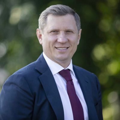 Народний депутат України VII-ІХ скликань Засновник Благодійного фонду