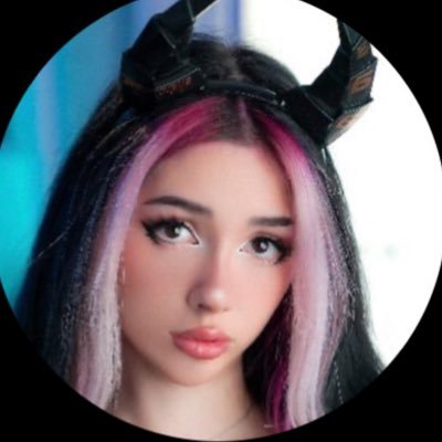 Content Creator 💕 see more of me here ⬇️🔥
