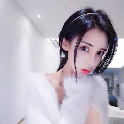 JztuATm98C10jPV's profile picture. #付費約會，努力大膽做自己 #高雄人 剛出社會の小女孩 壓力有些大,慾望也很強