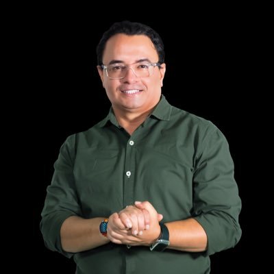 Abogado+Gerente de Proyectos+E. Derecho Público+Candidato a Phd Política y Gobierno. Propongo SER+ Ciudadanía que Ciudad.