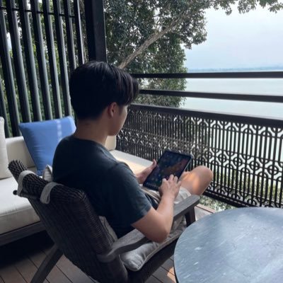 元ブラック企業労働者/仕事の辞めたさにSNS極めました/半自動で月収80万円安定することに成功/サウナが好きなので誘ってください