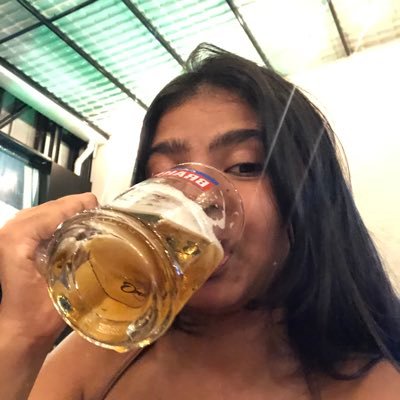 namorada do Lucas| estudante da área da saúde (sem saúde)| amante da mpb | se a classe operária tudo produz, pau no cu da burguesia, é isso flw