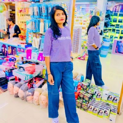 ➤सु स्वगतम् in mY id😂
➤BDay 5 January 🎂
➤I hate Fake Peoples 😠
➤👉 Papa’s princess/👸 mamma’s doll🙋
➤Bhakt🙏 of Mahakal 💪
➤Selfie and reels Queen📸
