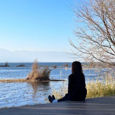 Japanese comics fan🍄
cryptocurrency enthusiast👩💻
loves rock music and hip-hop🎵
See a movie🎥
planting enthusiast🪴