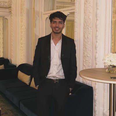 achyutabid's profile picture. Creating brands that empower the world. 17,000+ on LinkedIn. founder @convertwithcopy