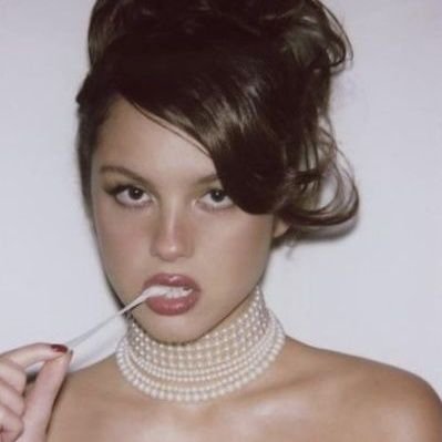 tittiesofsirenz's profile picture. he/him || unproblematic ola || mostly swiftie and crybaby🪩