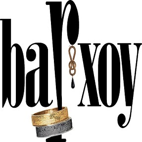 2 sisters who started an #accessories business online, using #socialmedia to spread the word and share information. We #followback!
http://t.co/kx083Xaq9J