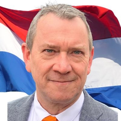 Baarn, man van Annemarie @comprojectsAOL Vader van Okke Coco Mees werkt in verf-behang branche bij  @schmidtje Twittert privé, zakelijk, politiek @LijstSchouten