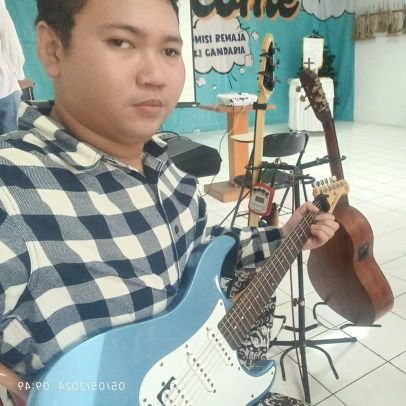 Acoustic/electric guitar🎸, Drum🥁, Cajon.  Jakarta, Indonesia 🇮🇩🇮🇩