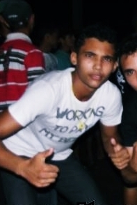 - JulioPorto ,bem ainda sou um muleki, faço de tudo um pouco, danço free step, jogo basketm handebol, curto mt festa, e se quiser saber o resto; segue aew :D*