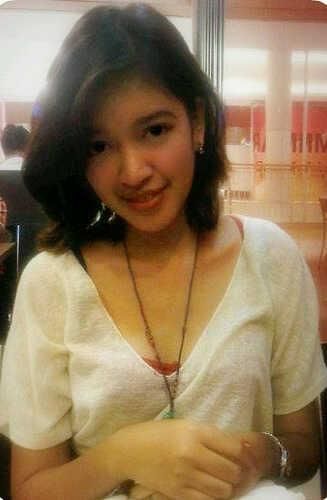 rillyanaamanda's profile picture. I'm an open book, easily predictable, everything I think of is like written all over my face. Get to know me better, you'll see..