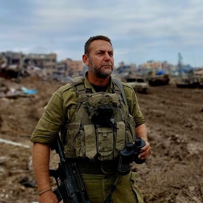 בת-ים, סיירת, משפחה, מילואים, ופוליטיקה. ג'יפאי ונגר