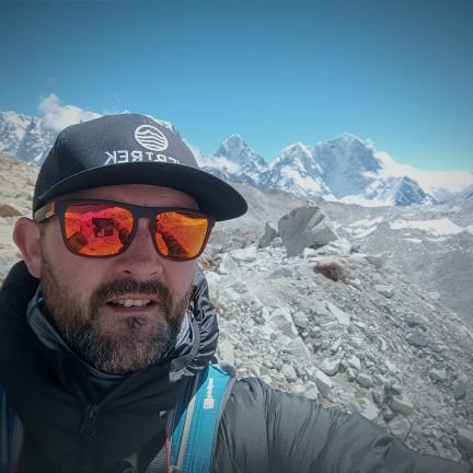 Married, 2 daughters, hiking enthusiast, mountain climber, mtb pensioner ❤️ vinyl & amateur photography, maintenance manager @zipworld Everest expo