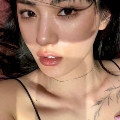 t1na4v's profile picture. 24