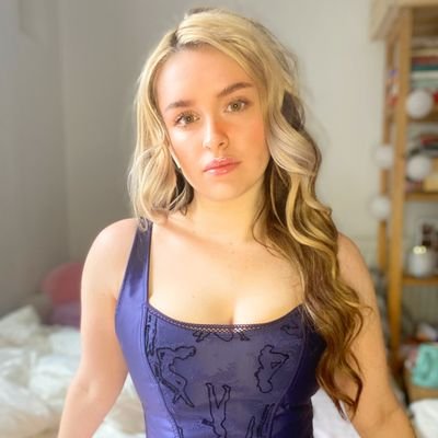 portman77624's profile picture. let's love LED 🥳😍😘