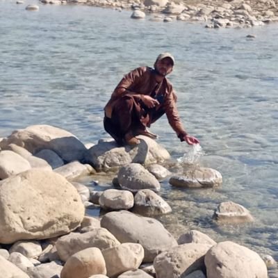 True love never let you go,what ever the situation❤️
An Extreme Introvert......