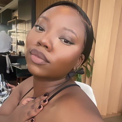 Xhosa 😇. Avid wine drinker 🍷. A Boozy foodie 🍺🥘. Living my little life the best way I know how 🥹