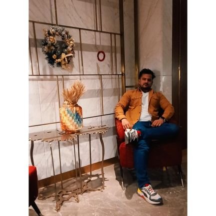 Rohitriders11's profile picture. Don't just exist.... Live✨