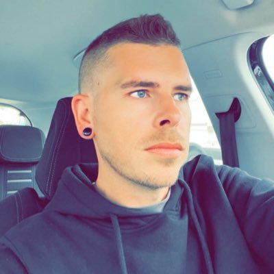 Hung and 🍑 18+Only Tradie gayboy 1 part of @Essexcouple_ #rawislaw ⭐️ ⭐️⭐️ ⭐️